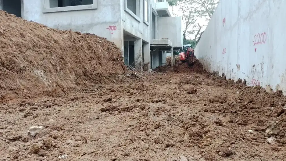 Bongkar bangunan tua land clearing galian pondasi