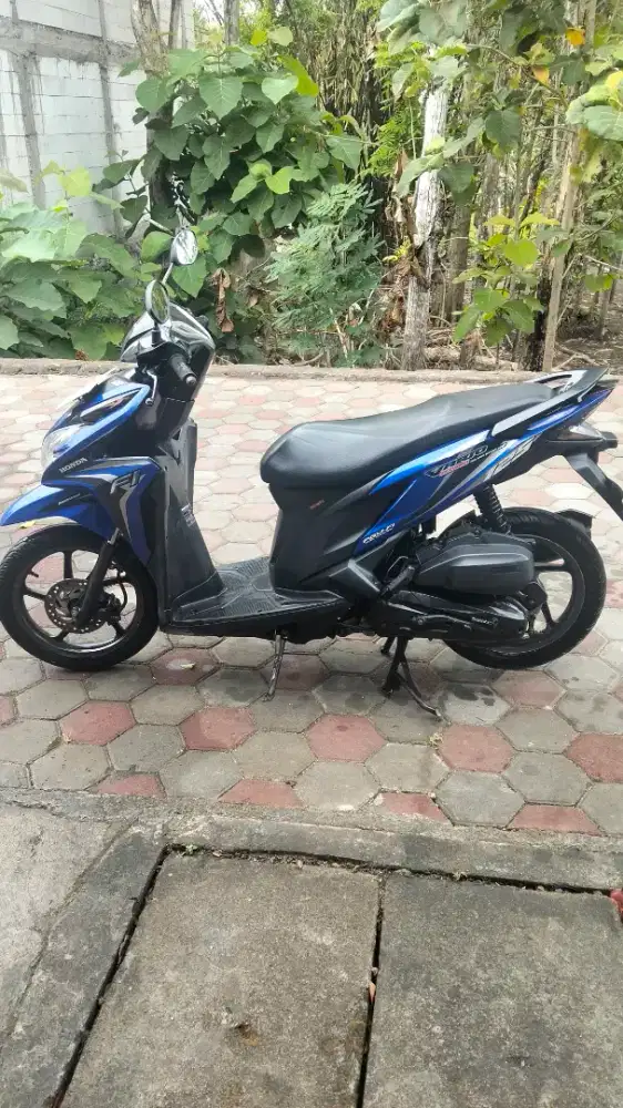 Vario 125 iss biru