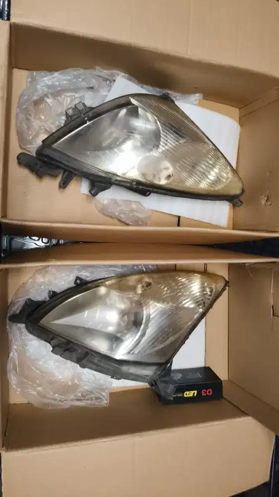 Headlamp / lampu depan Livina 2012