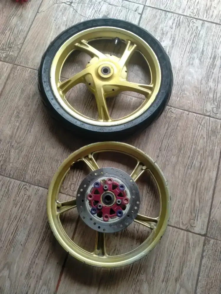Velk dpan belakang bwat Mio baut 3 udh ada ban belakang doang+ disc