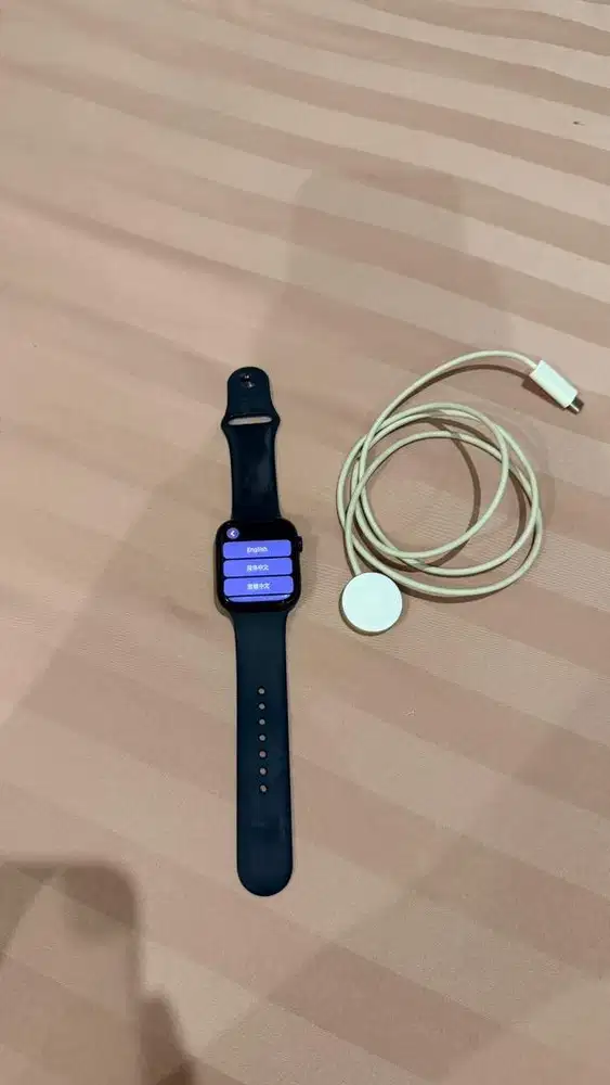 Apple Watch 8 Black 45mm Unit dan dan charger