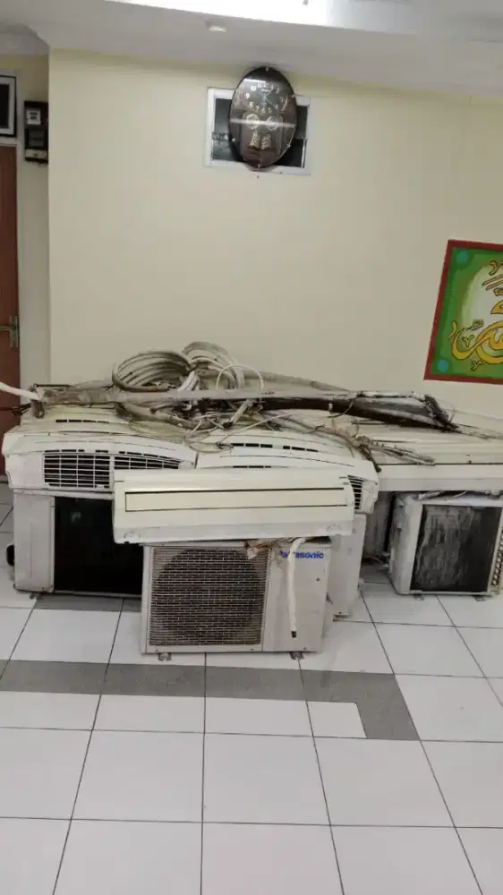Kmi menerima AC bekas bagus dan rusak