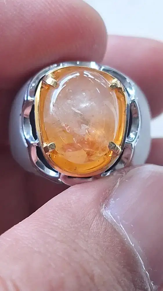 Natural yellow sapphire srilanka / mirah cempaka ceylon