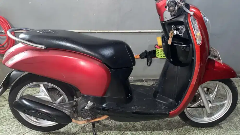 Dijual Butuh Honda Scoopy 2016,pajak lengkap hidup.tinggal pakai