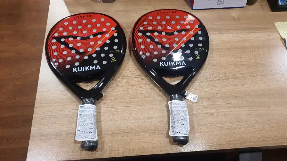 Di jual satu paket raket padel merk kuikma comfort soft