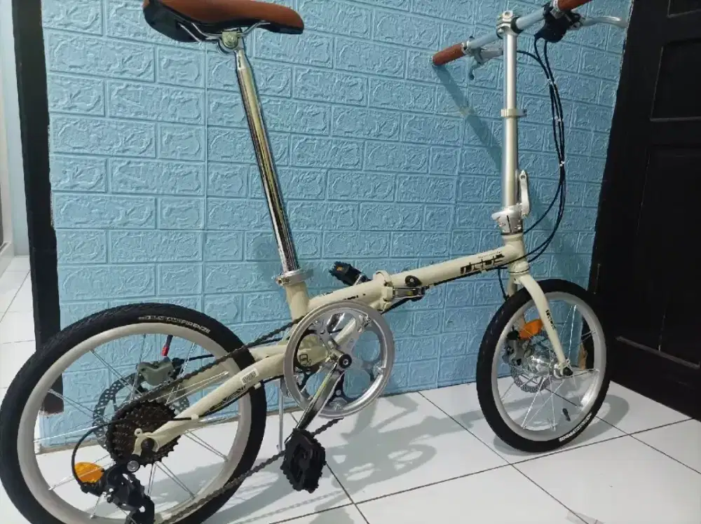 Sepeda lipat troy 8sp 16inc pastel adition