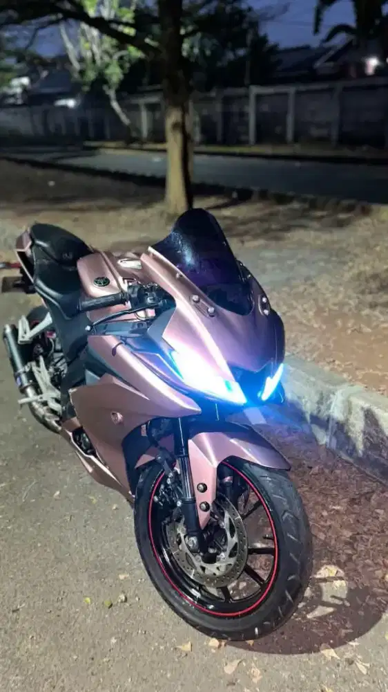 Di jual motor R15 v3 tahun 2017