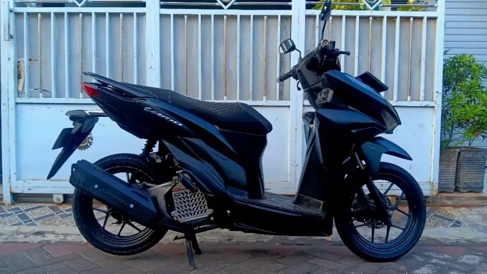 Mewah HONDA VARIO 125 CBS ISS 2022 Black doff.pajak baru