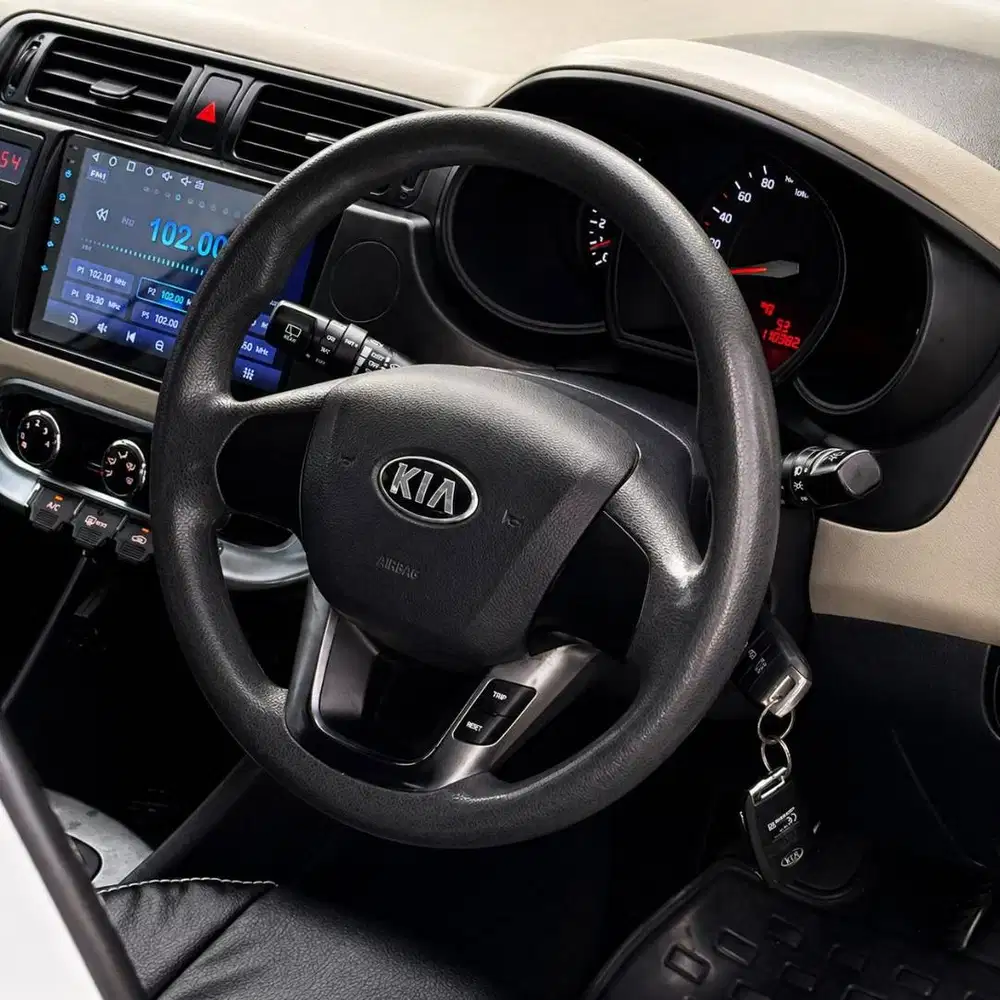 Kia Rio 2014 M/T Hatchback