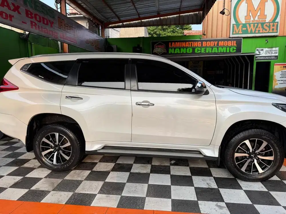 Dijual mobil mitsubishi pajero sport