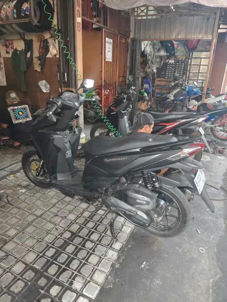 Menjual vario 150 LED Old