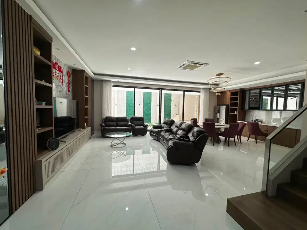 RUMAH SIAP HUNI , FURNISH DI RAFFLES GARDEN CITRALAND SURABAYA