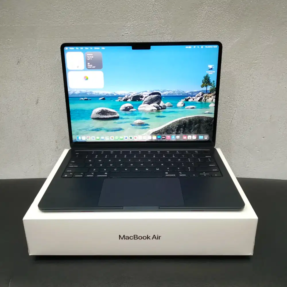 Macbook Air 13,6 inch 2022 Chip M2 RAM 8GB SSD 256GB ( Fullset )