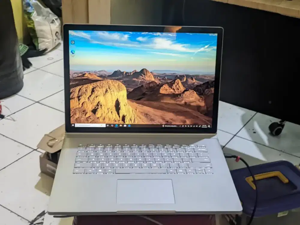 Microsoft Surface book 2 i7 Gen 8 16/1 TB GTX 1060 Vram 6GB