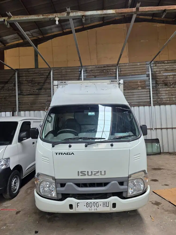 Isuzu Traga 2.5 PHR 54 Box 2022 Putih ASTINA MOBIL No Traga Pick Up