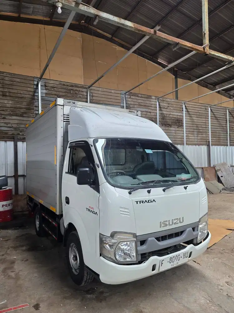 Isuzu Traga 2.5 PHR 54 Box 2022 Putih ASTINA MOBIL No Traga Pick Up