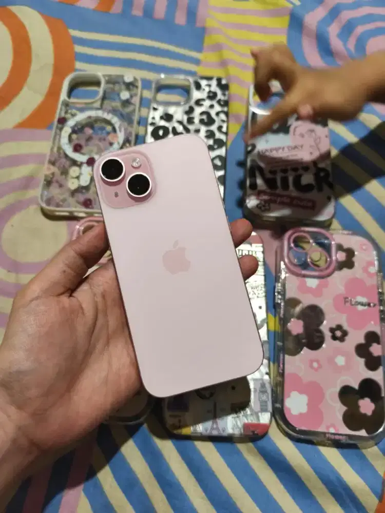 Iphone second 15 basic 128 GB warna pink