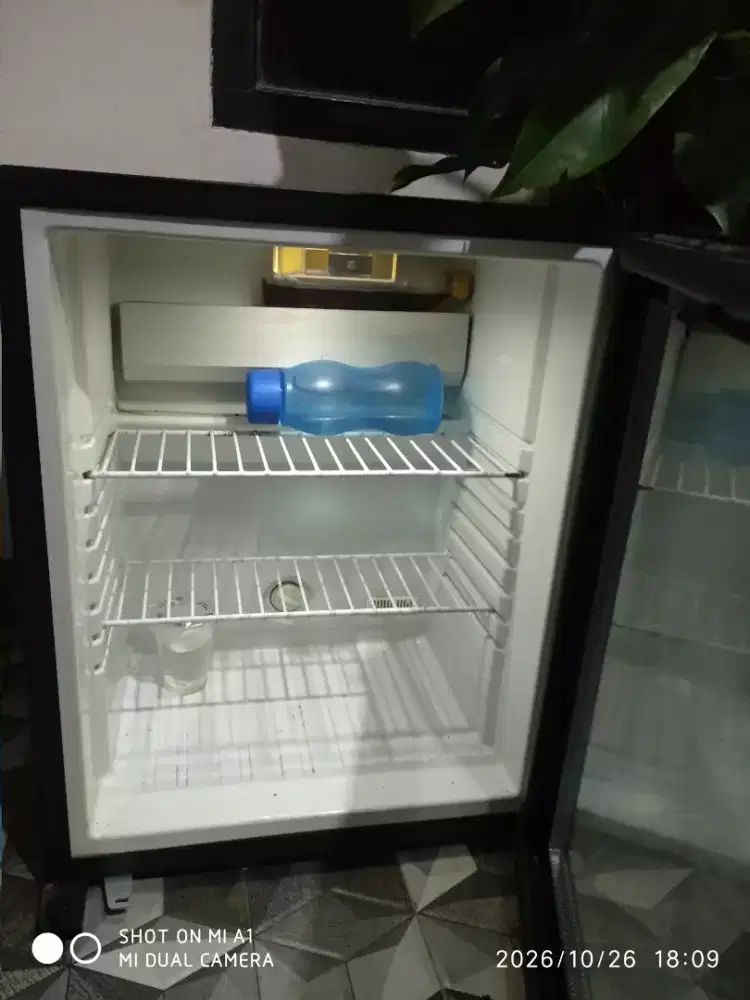SHOWCASE MINI BAR ORIGINAL