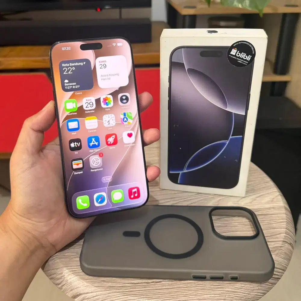 IPhone 16 Pro Max 256 Black Titanium Resmi