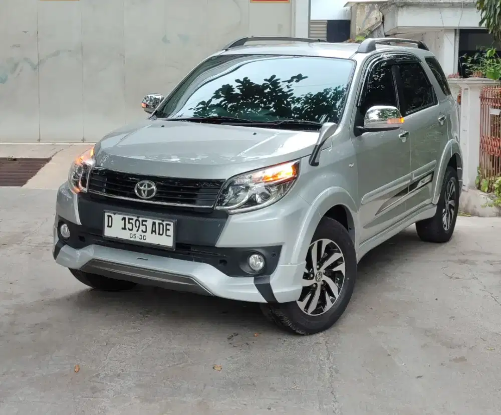 RUSH S TRD 1.5 AT 2015 KM 23rb RECORD TOYOTA BANDUÑG