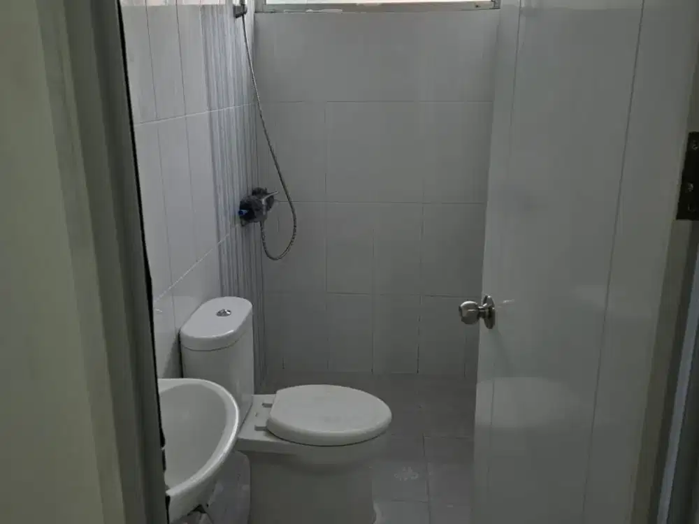 Rumah Hook 2 Lantai Milano Village Gading Serpong Luas 40m2 SHM