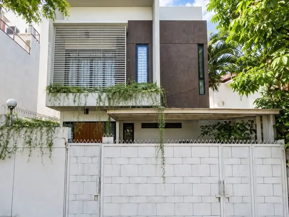Rumah modern tropis cantik lokasi di ciputat dekat bintaro  19123 BS