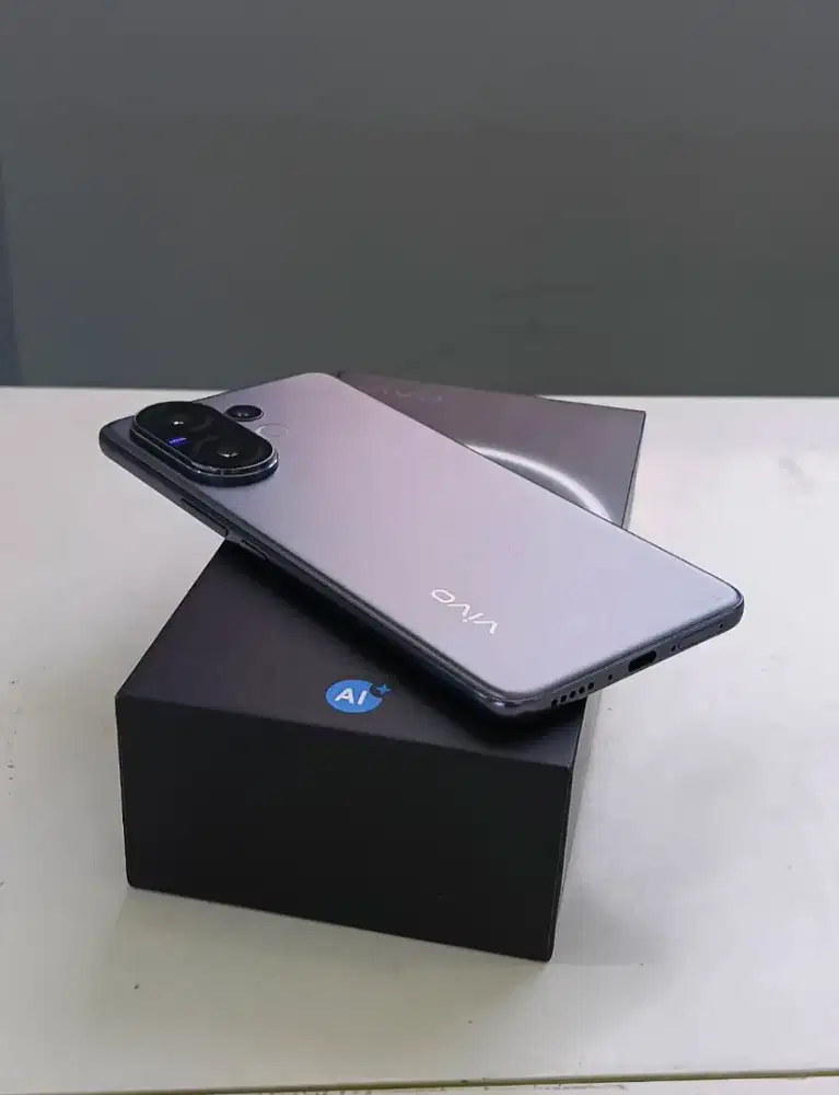 Vivo V60 5G 12/512 like new,no minus
belum bongkar,fulset,amoled,,NfC