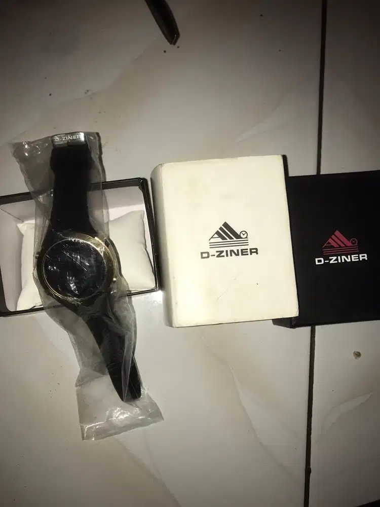 Jam tangan dziner
