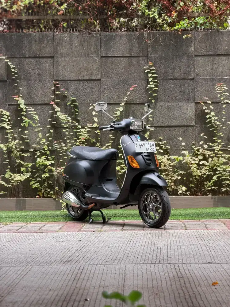 DIJUAL PIAGGIO VESPA S 125 3VIE THN 2017 PERFECT CONDITION