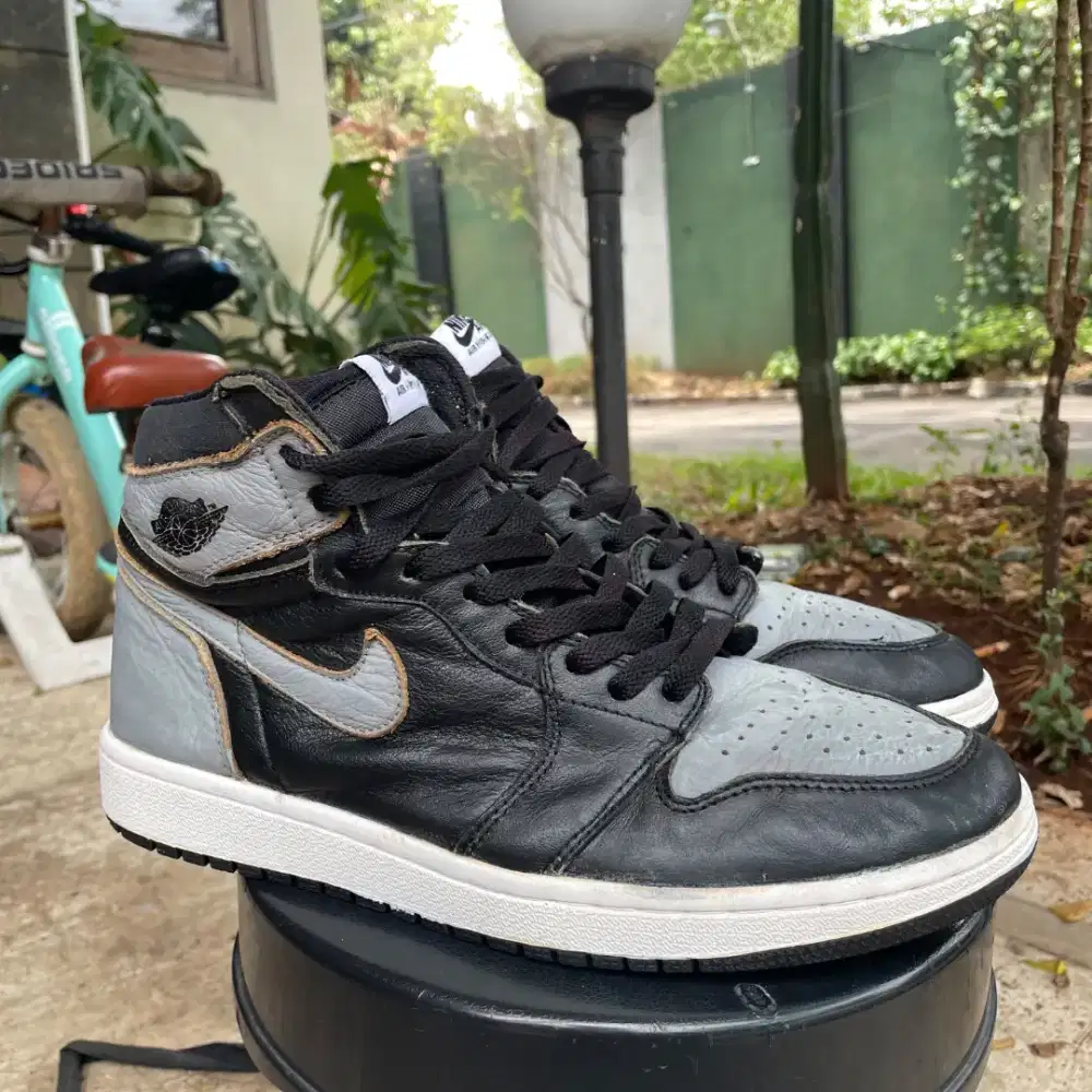 Air Jordan 1 High Shadow