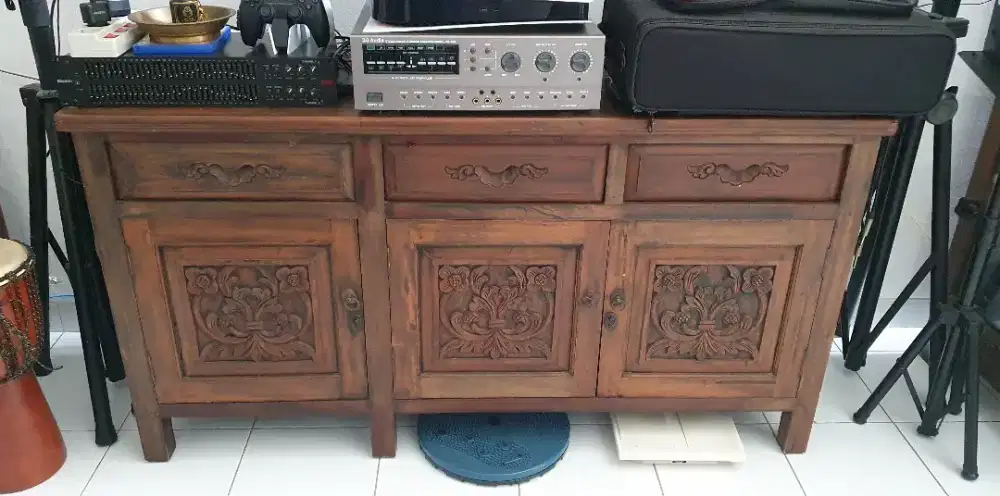 Meja Jati Antik