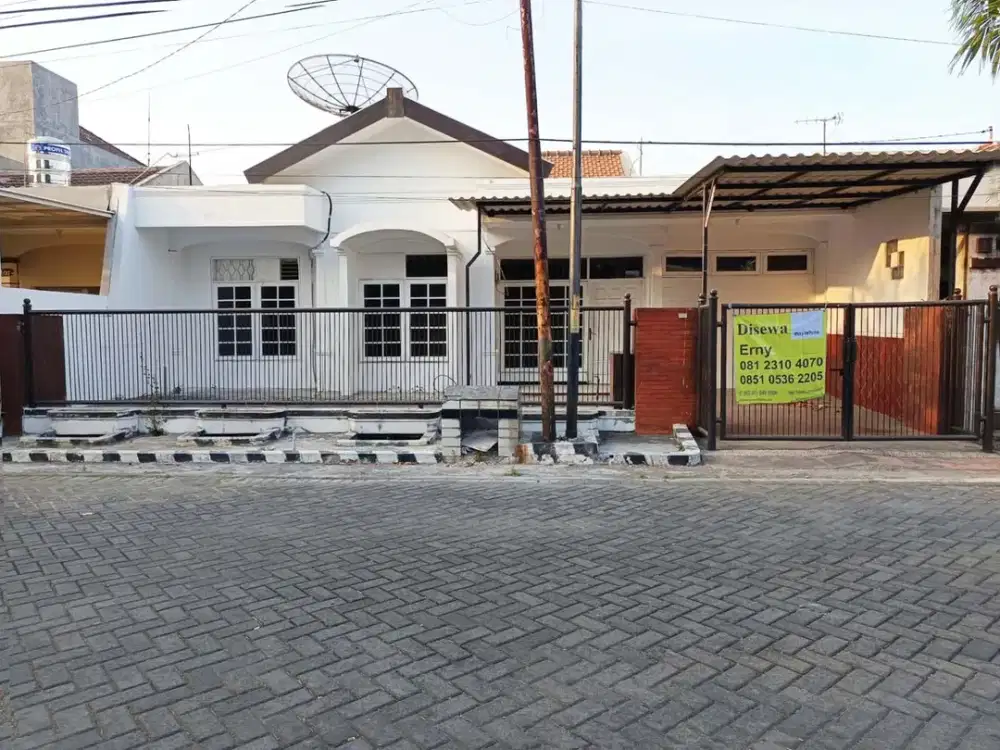 Rumah di Kutisari Indah Utara