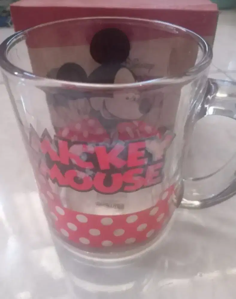Gelas kaca muckey mouse