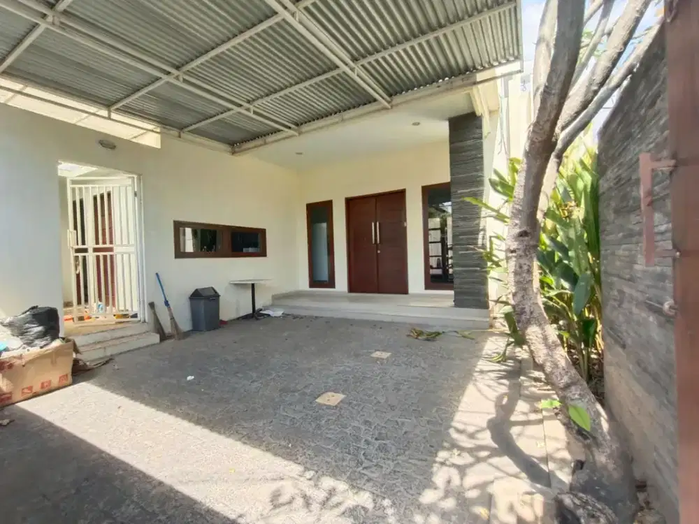DISEWAKAN RUMAH SEMI FURNISHED DI DENPASAR SELATAN