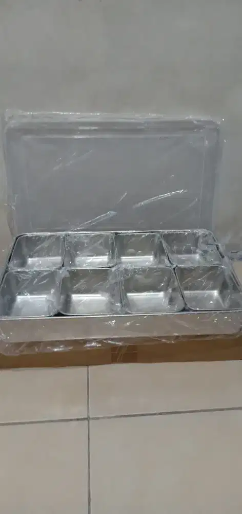 Tempat Makanan 8 Panci/Box (Baru)