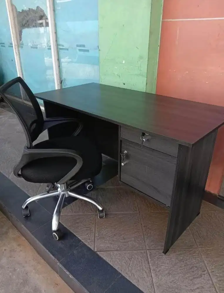 SET MEJA 1/2 BIRO DAN KURSI KANTOR