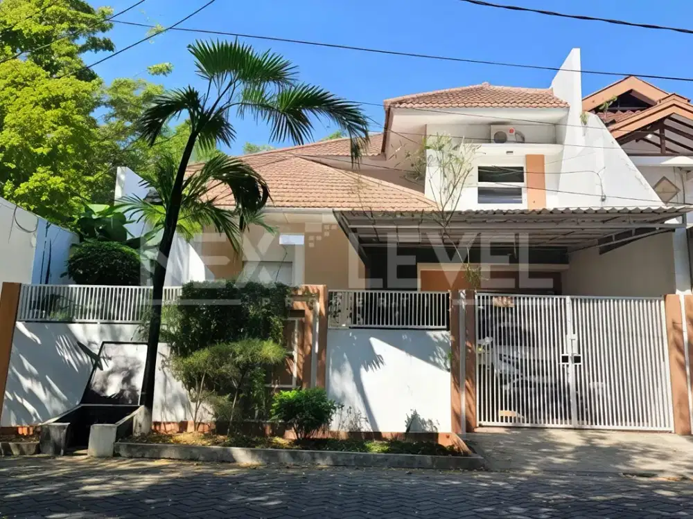 Disewakan rumah 2 lantai di Manyar jaya