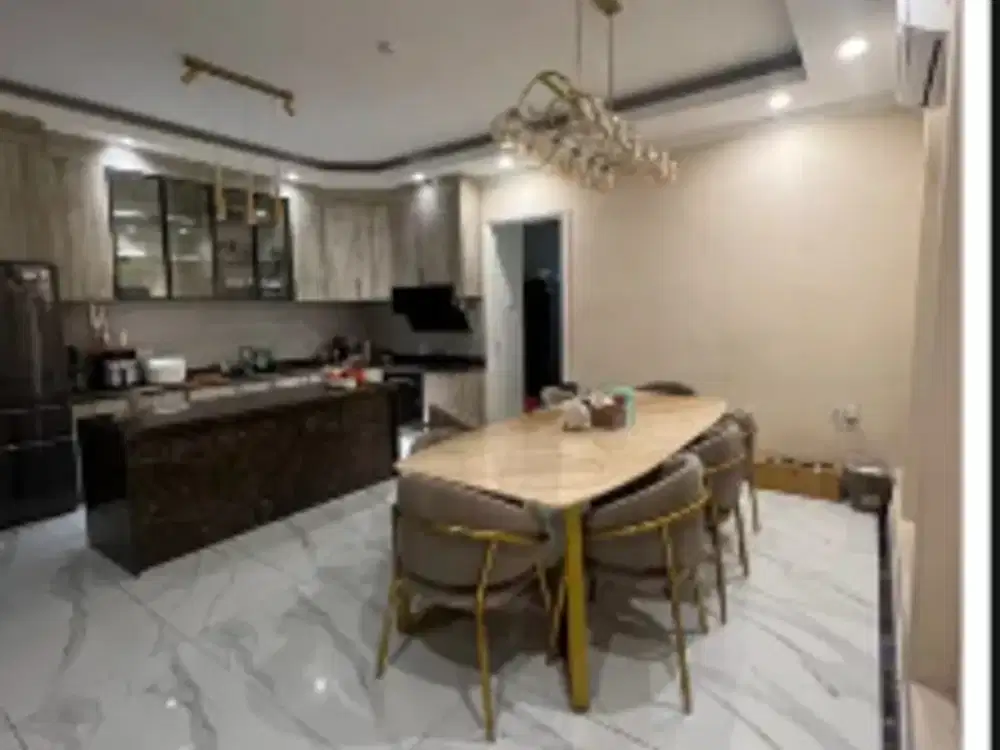 Dijual Cepat! Rumah Cantik Uk 10 X 20 di Puri Mansion Jakarta Barat