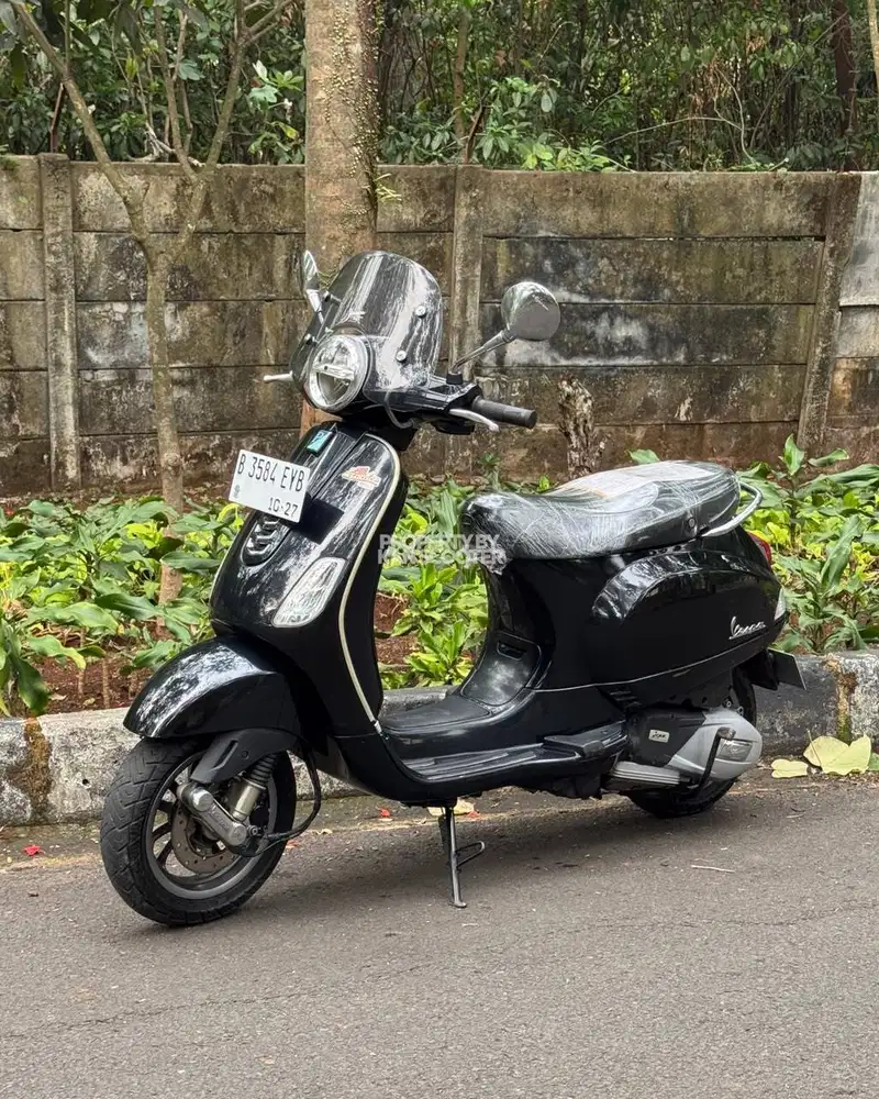 JUAL MURAH VESPA LX 125 iGET FACELIFT 2019 MULUS