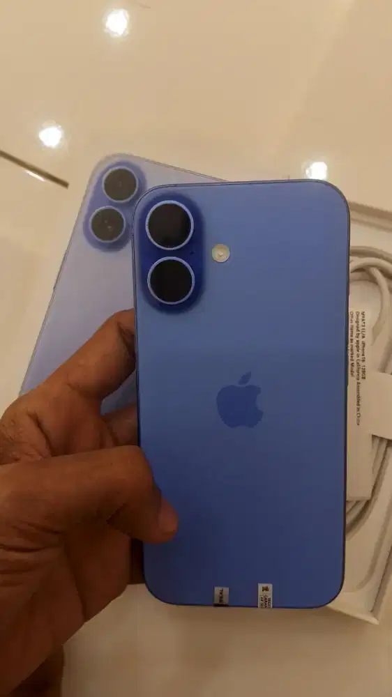 iPhone 16 128 GB blue