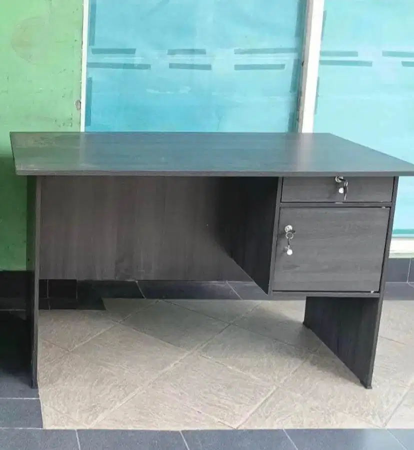 MEJA KANTOR BARU 1/2 BIRO