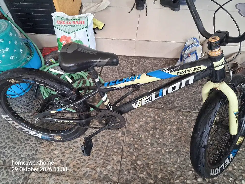 Sepeda bmx Velio