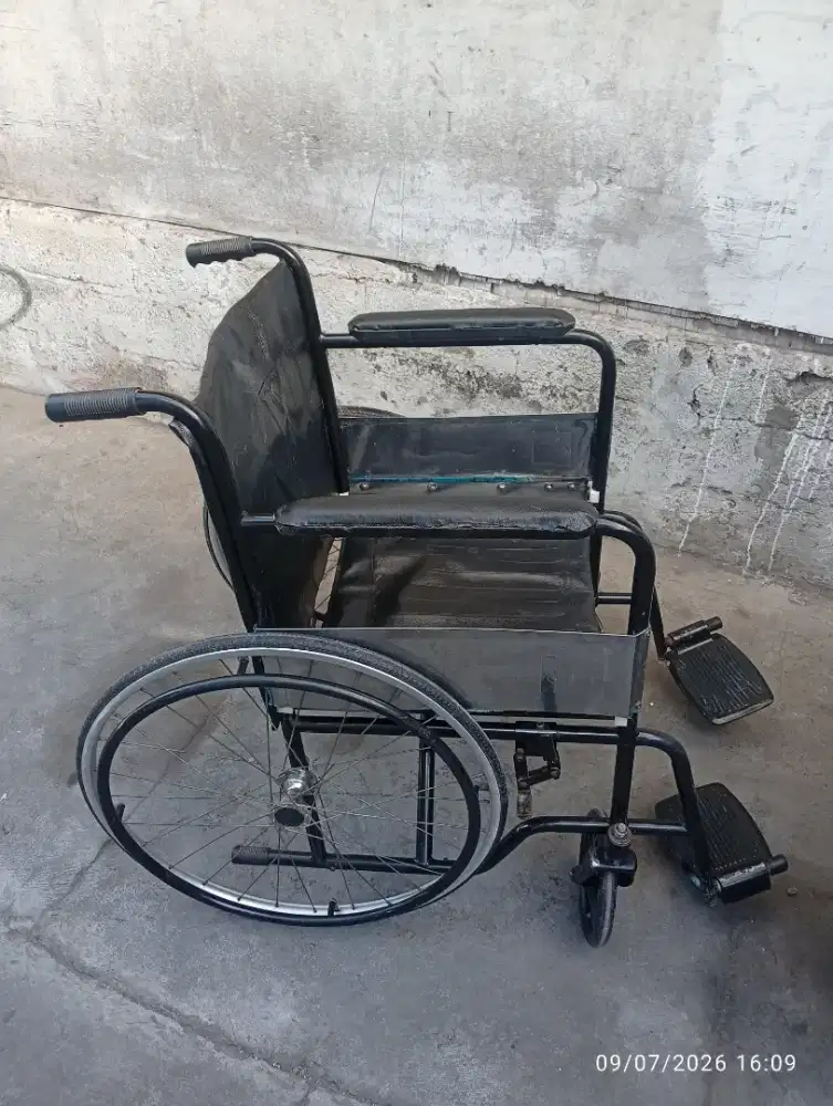 dijual kursi roda siap pakai