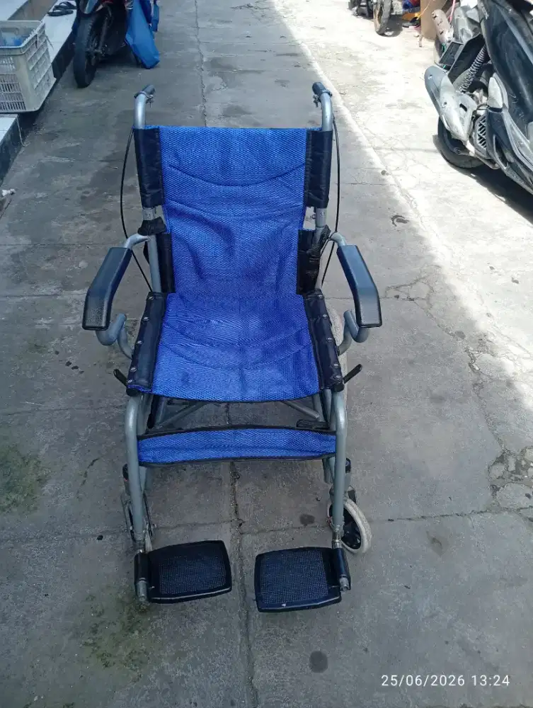 dijual kursi roda siap pakai