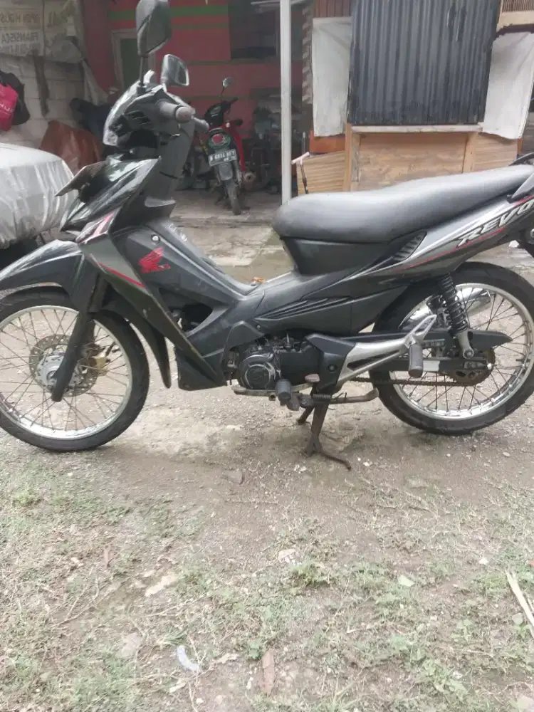 Honda revo lama lancip 2008