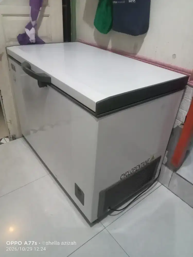 Freezer GEA 330 liter type AB 336 R