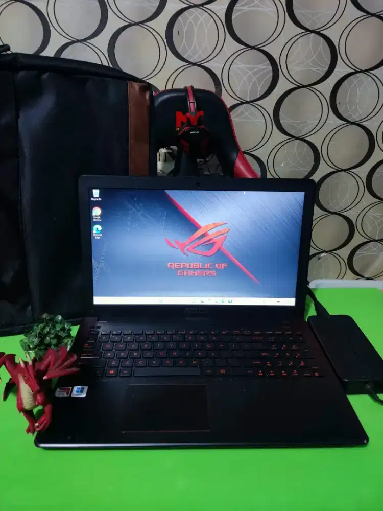 ASUS X550IK-300 BABY ROG AMD FX-9830P VRAM 4Gb