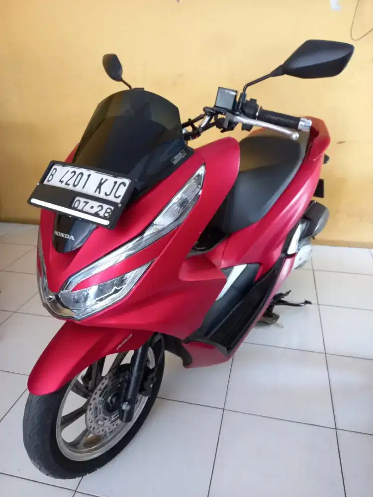 Honda pcx abs merah