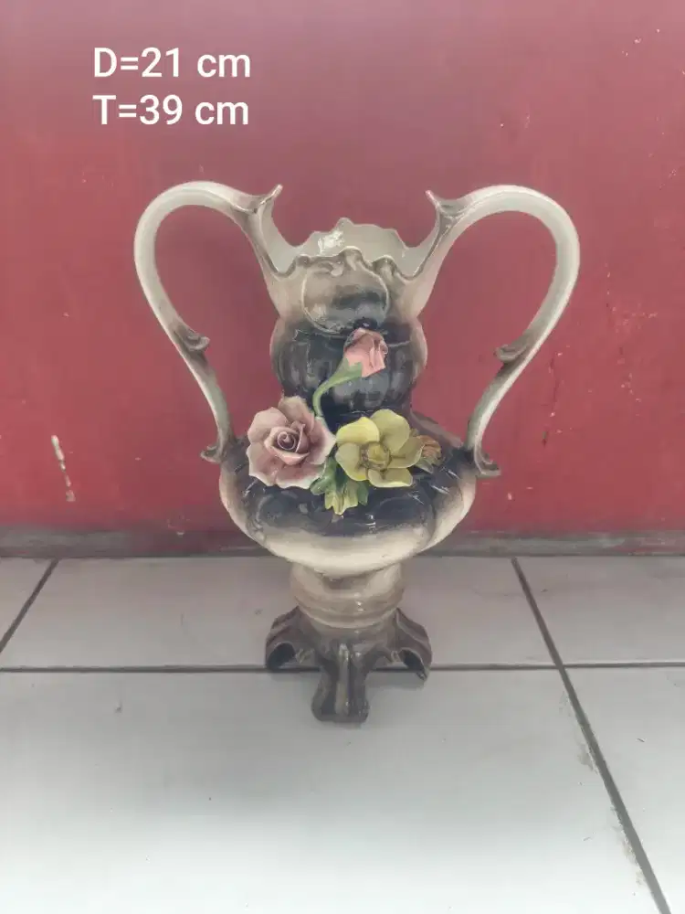 Vase bunga antik model italy