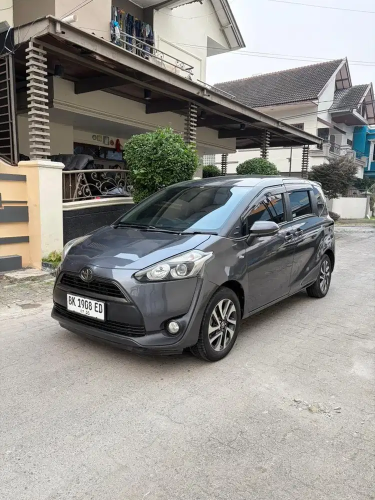 Toyota Sienta V Manual 2017